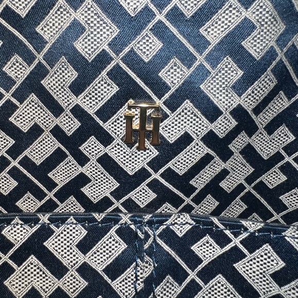 TOMMY HILFIGER BLUE SIGNATURE LOGO SATCHEL BAG - Picture 5 of 9